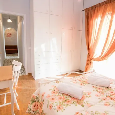 Апартаменты Eva's - Corfu Town *